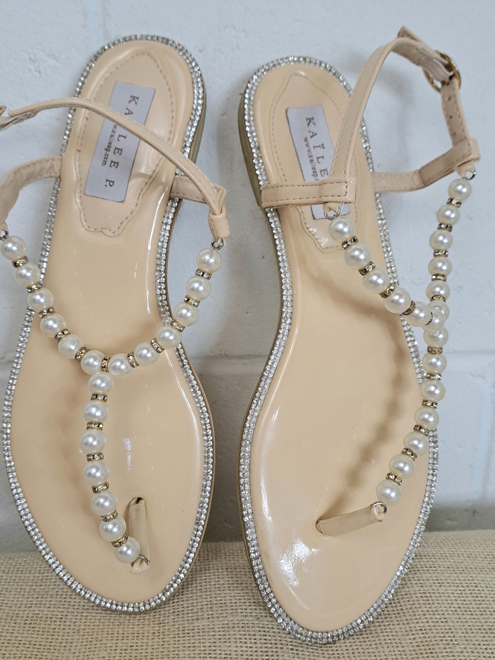 Kailee P. Pearl and Diamond Trim Nude T-Strap Women's Sandals Sz6.5